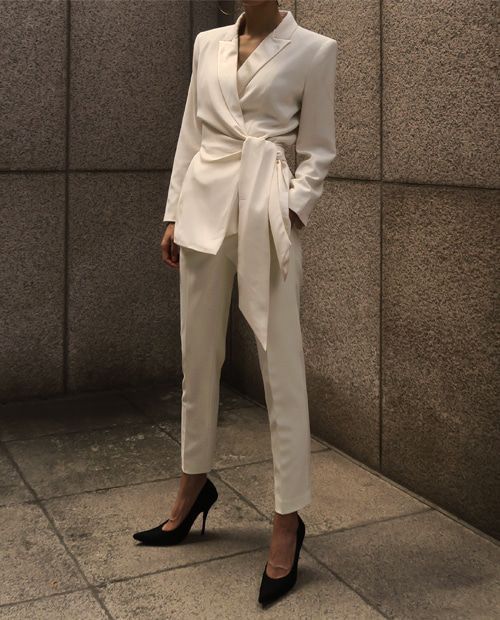 White Suit, Woman Suit Fashion, Mode Inspo, 가을 패션, Suit Fashion, Work Attire, Business Outfits, Elegant Outfit, Work Fashion