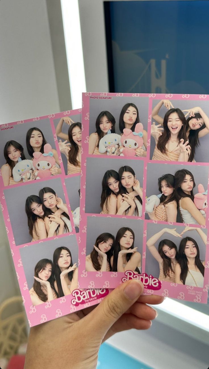 Photobooth Pose, Photobox Pose, Photo Booth Poses, Photobooth Poses, Julia Ma, Photo Signature, Photobooth Ideas, Friendship Photoshoot, Photo Booth Ideas