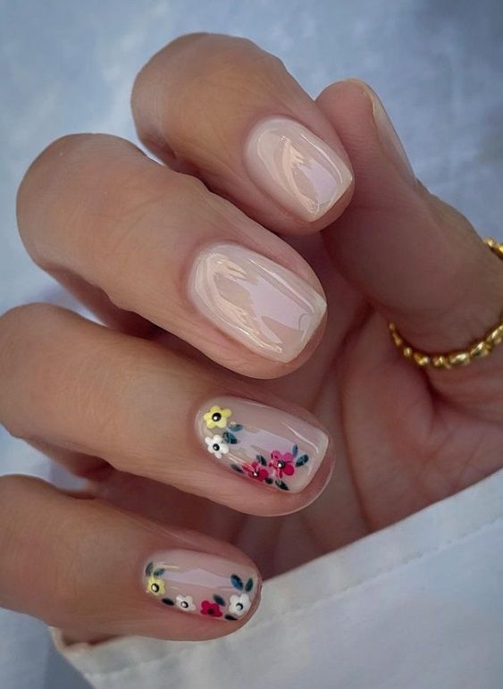 Natural Floral Nails, Summer Gel Nails, Milky Nails, Flower Nail Designs, Casual Nails, Her Nails, Short Acrylic, Inspo Pics, Cute Gel Nails