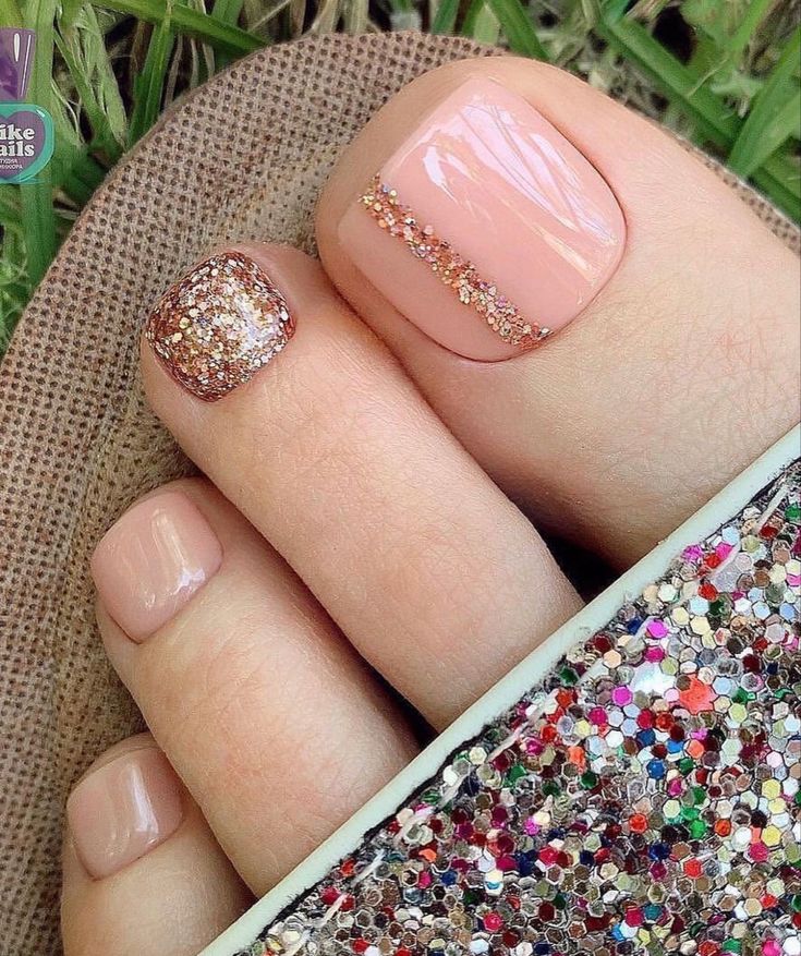 Wedding Toe Nails, Spring Pedicure, Feet Nail Design, Pedicure Designs Toenails, Pedicure Nail Designs, Gel Toe Nails, Toe Nail Color, Acrylic Toe Nails, Pretty Toe Nails