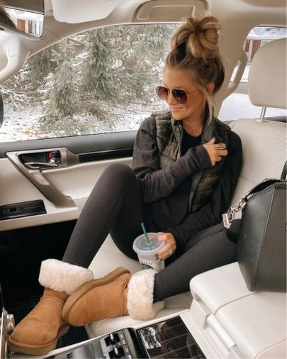 Outfit With Uggs, Uggs Outfits, Leggings Outfit Winter, Comfy Outfits Winter, Hiking Winter, Cute Thanksgiving Outfits, Cozy Winter Outfits, Uggs Outfit, Almost Ready