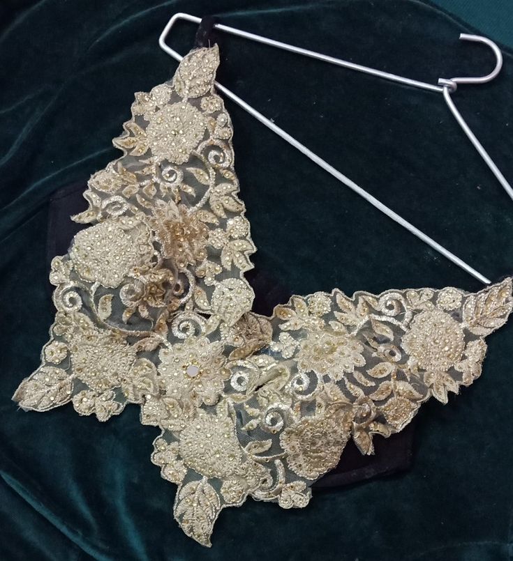 DIY simple bra and sparkly lace cut in butterfly shape and make beautiful crop top Butterfly Shaped Top, Lehenga Top, Butterfly Crop Top, Diy Simple, Cut Out Top, Butterfly Shape, Lehenga, New Fashion, Crochet Necklace