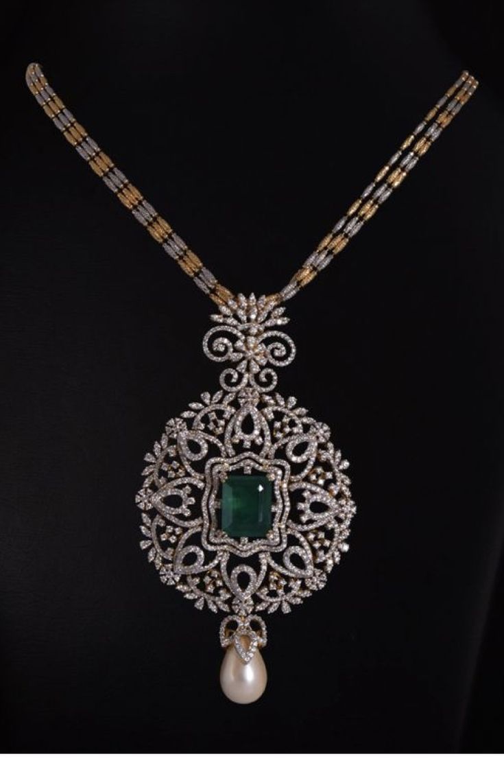 Pin by Chitti Parim on Vijji in 2022 | Black beaded jewelry, Diamond pendants designs, Online gold jewellery Rodium Polish Gold Chain Indian, Italian Chains Designs Gold Women, Jewllary Design, Stylish Gold Earrings, Women Gold Necklace, 22k Gold Necklace, Diamond Pendant Jewelry, Locket Design, Neck Pieces Jewelry