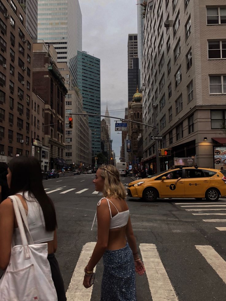 New York City Camera Vibes, City Aesthetic, City Life, Digital Camera, Walking, Outfit Inspo