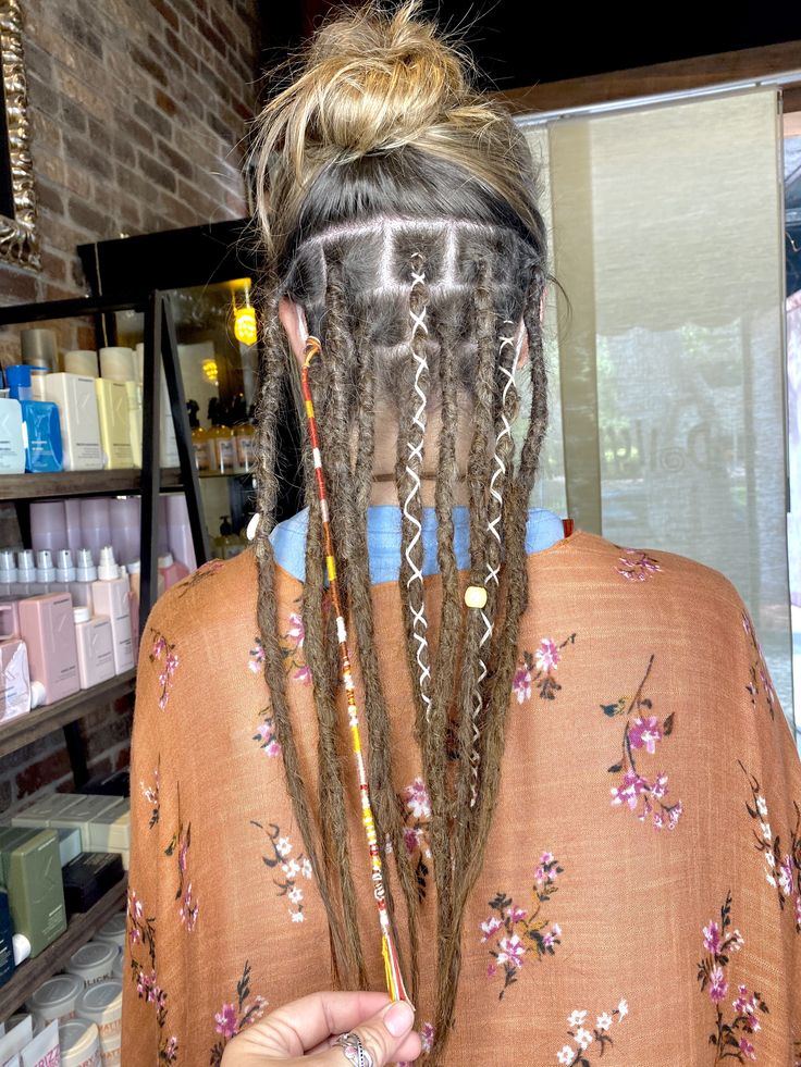 Bottom Half Dreads, Synthetic Dreads Half Head, Few Dreadlocks In Hair, Underneath Dreadlocks, Dreadlocks Half Head, Half Head Of Dreadlocks, Half Locks Hair, Dreadlock Installation, Half Head Of Dreads