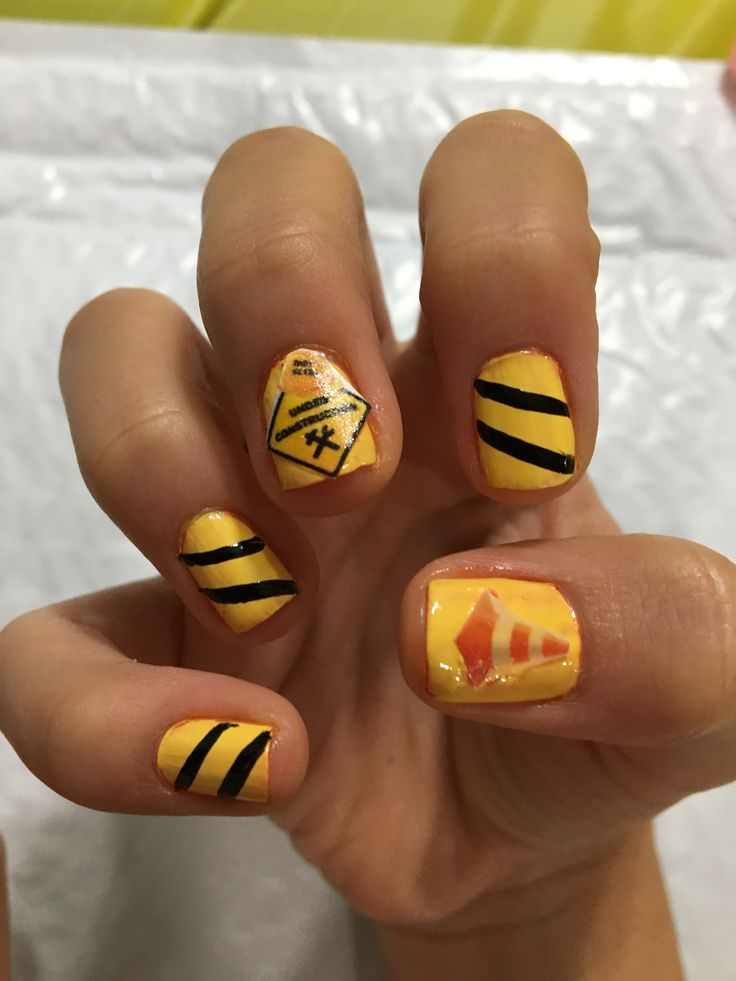 Construction nail art Construction Theme Nails, Caution Nail Design, Tractor Nails, Ghostbusters Nails Halloween, Yellow Plaid Nails, Cosmo Nails, Construction Nails, Construction Birthday Parties, Construction Theme