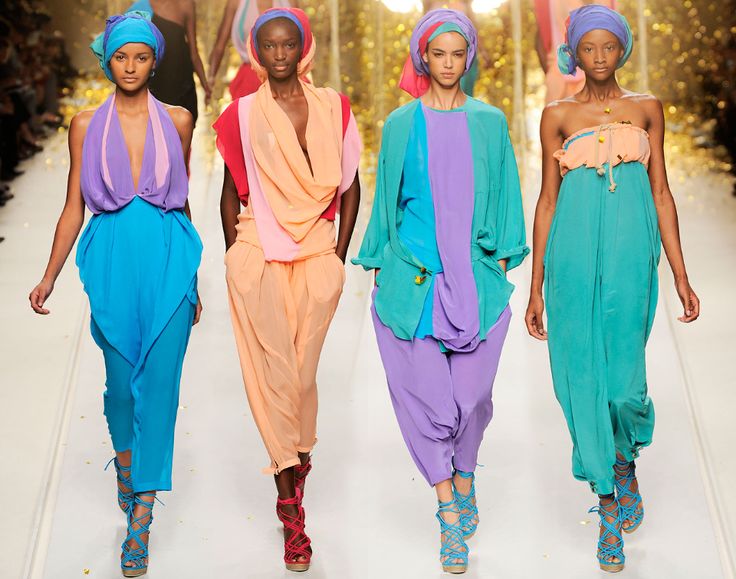 Double complementary color scheme. Using the colors blue, green, orange, and red. Pastel Colors Fashion, Color Knowledge, Color Blocking Outfits, African Inspired Fashion, Colour Blocking, Fashion Color, Spring Trends, African Inspired, Colourful Outfits