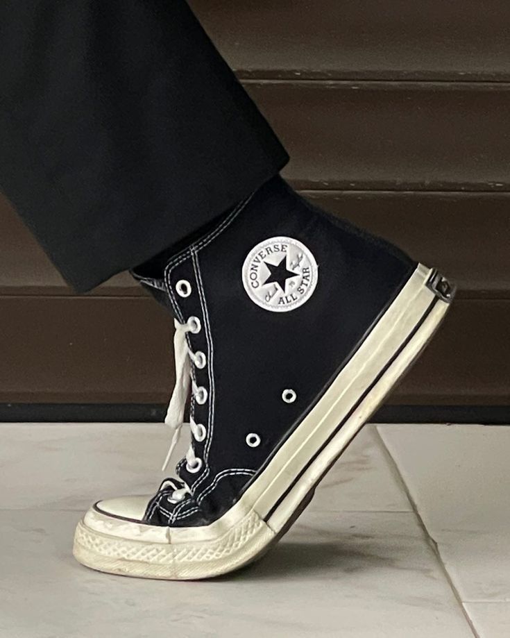 Chuck 70 Outfit, Spencer Reid Aesthetic, Converse 70, Converse 70s, Cute Converse Shoes, Converse Aesthetic, Chuck Taylor 70, Black Chucks, Cute Converse