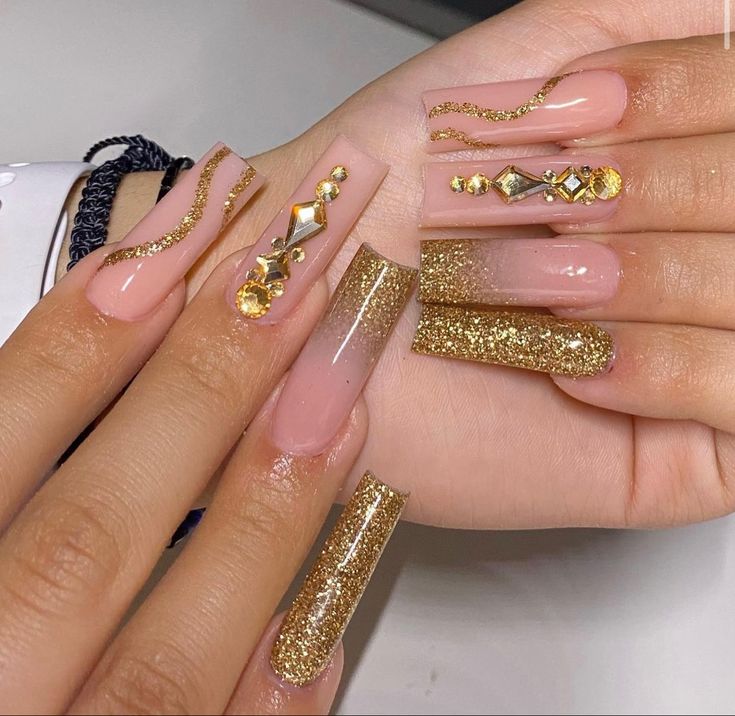 Gold Sparkly Nails Acrylic, Gold Nails Homecoming, Golden Birthday Nails, Gold Glitter Nails Acrylic, Gold Nails For Prom, Gold Acrylic Nail Designs, Gold Long Nails, Birthday Nails Gold, Maroon Nail Art Designs