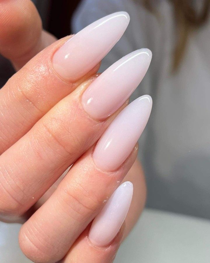 Nagel Inspiration, White Almond Nails, Milky Nails, Casual Nails, Almond Nails Designs, Oval Nails, Neutral Nails, Stick On Nails, Classy Nails