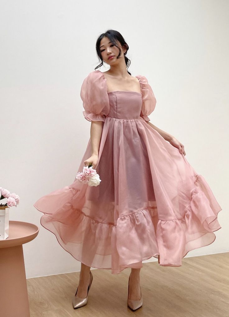 Organza Midi Dress, Simple Frock Design, Long Frock Designs, Simple Frocks, Frock For Women, Cute Dress Outfits, Fancy Dresses Long, Trendy Dress Outfits, Designer Dresses Casual