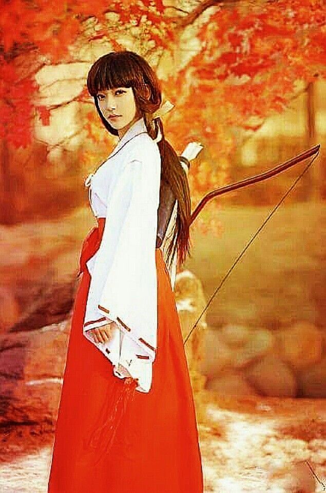 Kikyo Cosplay, 3 People Halloween Costumes, Inuyasha Cosplay, Belle Cosplay, Best Friend Halloween Costumes, Snk Cosplay, Bow And Arrow, Poses References, Amazing Cosplay