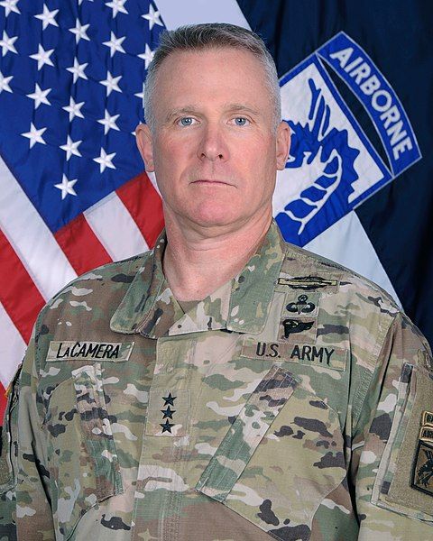 Good Looking Older Men, Us Army General, Old Man Pictures, Johnny Depp Images, Medical Photos, Video Call With Boyfriend Screen Photo, Lieutenant General, Handsome Older Men, Army Pics