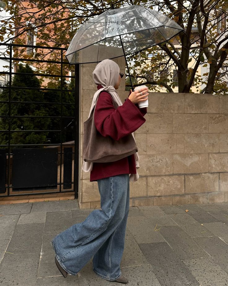 Modest Hijabi Winter Outfits, Burgundy Hijab Outfit, Baggy Jeans Outfit Hijab, Autumn Hijabi Outfits, Autumn Outfits Hijab, Fall Outfits Hijab, Hijabi Autumn, Islamic Affirmations, Hijabi Winter