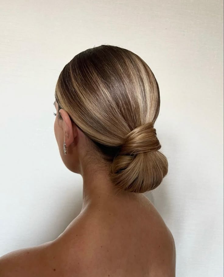 Sleek Low Bun Bridesmaid, Slick Back Bun For Wedding, Large Low Bun Wedding Hair, Slick Bun Bridal Hair, Sleek Hair Updo, Popular Wedding Hairstyles, Low Bun Wedding Hair, Bridesmaid Hair Inspo, Wedding Hair Up