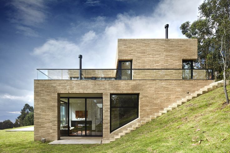 Gallery of Fusca House / BAQUERIZO Arquitectos - 1 Stepped House Design, Houses In Hills, Homes Built On A Slope, Slope Villa, House On The Slope, House Built Into Hill, House Built Into Hillside, Houses On Slopes, House On Hill