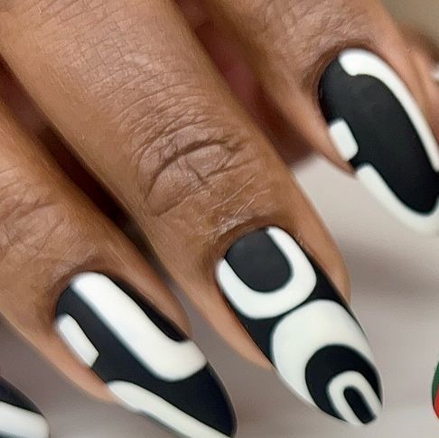 | TIA | Your favorite nail tech✨ on Instagram: "Blessed Juneteenth ✊��🏽✊🏾✊🏿 💫.   Model: @doseofmo_   Inspo:    ✨  TDMN  ✨Shop @ericasATA  ✨Save 10%  TDMN10  Cuticle bits used: Flame dry mani kit ✨Soft flame ✨Big “E” ✨Polisher  • • •  #tiadidmynails #southfloridanails #browardnailtech #fortlauderdalenails #ericasata  #nailartist #tdmngang #tiadidit #explorepage #freedom #happyjuneteenth #juneteenth #juneteenthcelebration #juneteenthweekend #blackandproud #handpainted #handdrawn #nailsnailsnails #nailsmag" Teen Nail Art, Nail Vibes, Hot Nail Designs, Sassy Nails, Work Nails, Dope Nail Designs, Creative Nail Designs, Shellac Nails, Beautiful Nail Designs