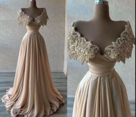 Ivory Prom Dresses, Prom Dresses 2023, Vintage Evening Gowns, Gala Gown, Robes Glamour, Beaded Evening Gowns, Sparkly Prom Dresses, Dresses 2022, Long Sleeve Wedding Dress Lace