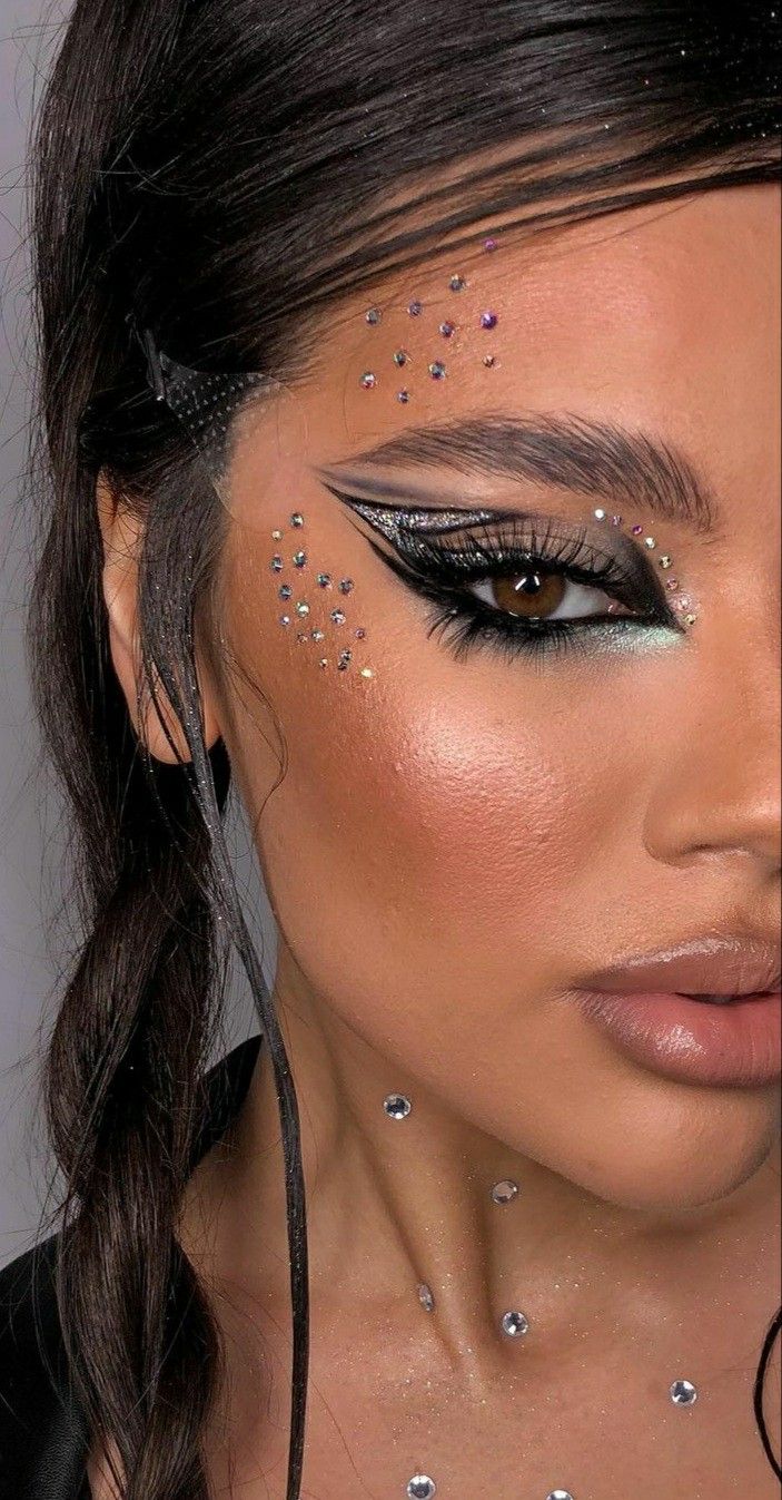 Mekap Mata, Drag Make-up, Rhinestone Makeup, Rave Makeup, Smink Inspiration, Eye Makeup Pictures, Dramatic Makeup, Dope Makeup, Edgy Makeup