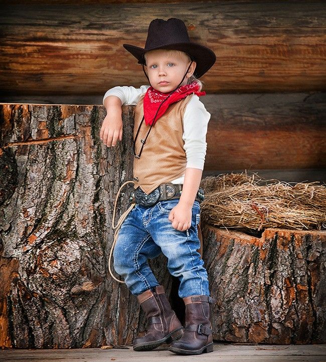 Western Photoshoot, Kalispell Montana, Rodeo Party, Provo Utah, Cowboy Theme, Funny Baby Clothes, Little Cowboy, Camo Baby Stuff, Newborn Girl Outfits