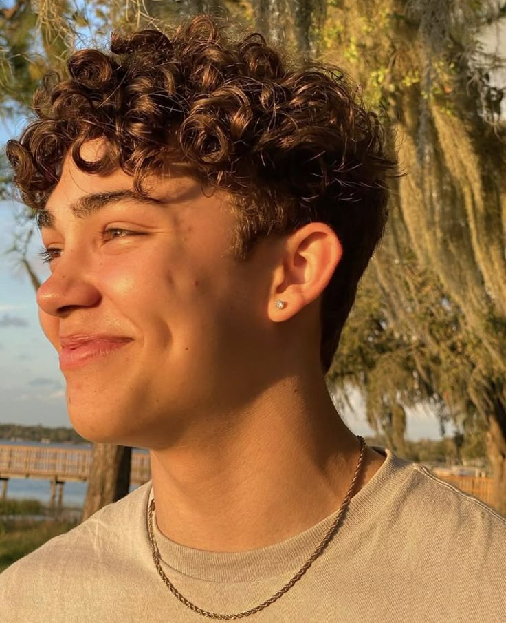 Teen Boy Curly Haircut, Boys Haircuts Curly Hair, Guy Hairstyles, Boys Curly Haircuts, Long Curly Hair Men, Mens Hairstyles Curly, Haircuts Curly, Men's Curly Hairstyles, Male Haircuts Curly