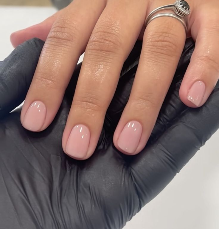 Natural Nails Manicure, Squoval Nails, Short Gel Nails, Subtle Nails, Work Nails, Neutral Nails, Stick On Nails, Chic Nails, Short Acrylic Nails