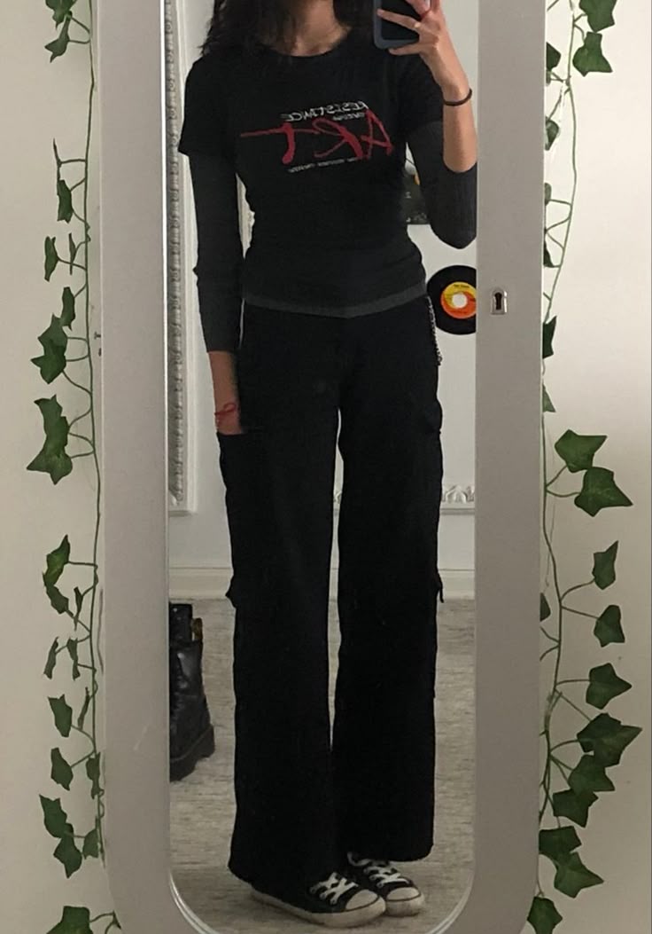 i feel like im giving early 2000s but also 90s ?? tbh i rlly like this fit i felt cool. tags: cargo pants outfit, cargo pants fit, baggy cargos, black cargo pants outfit, early 2000s outfits, 90s fashion, 90s fits, edgy outfits, baggy y2k outfit, dirty converse aesthetic Black Long Sleeve Outfit Y2k, Black Baggie Pants Outfit, Y2k Black Cargo Pants Outfit, Y2k Outfits With Sweatpants, Low Rise Black Cargo Pants Outfit, Black Baggy Cargos Outfits, Fit Inspo Black Cargo Pants, Black Cargos Winter Outfit, Black Pants Outfit School