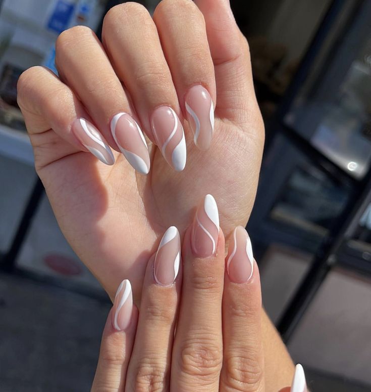 Almond Acrylic Nails Designs, White Almond Nails, Spooky Nails, Formal Nails, Easy Nails, White Acrylic Nails, Almond Acrylic Nails, Rose Nails, White Nail Designs