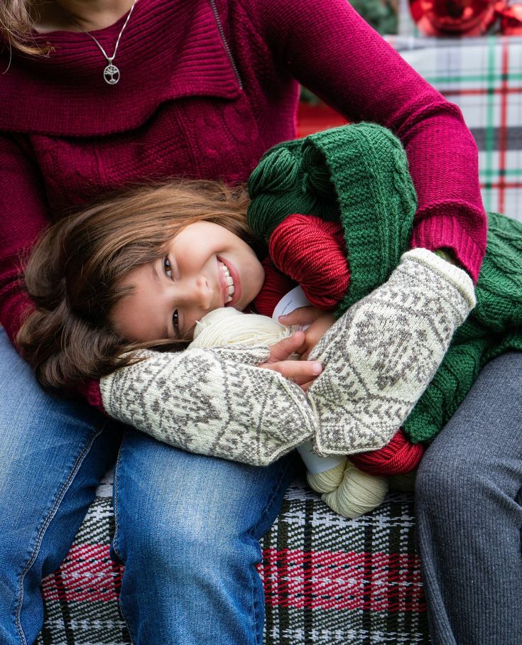 Merry Christmas Eve! 🎄✨ Okay, we know it’s one day before Christmas, so unless you’ve unlocked speed-knitting superpowers, you probably won’t finish a handmade gift in time. 😅 But you can still give the gift of hope! ❤️⁠
⁠
Our Red Scarf Fundraiser products support Foster Care to Success — and with your help, we’re raising funds for a scholarship to help a foster care student pursue their dreams. 🎓⁠
⁠
Shown here:⁠
🧤 Holie Mittens by @hundredacrewool in Targhee Tango Sport (Apilado) and Festivu...