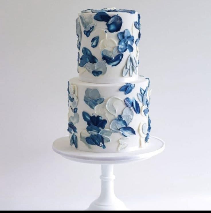 Blue Floral Cake, Texture Cake, Chinoiserie Wedding, White Birthday Cakes, Blue White Weddings, Bridal Shower Inspo, Bride And Groom Glasses, Something Blue Bridal, Blue Bridal Shower