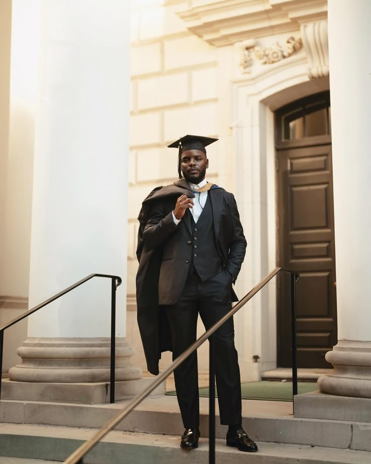 🎓🎓🎓🎓 Black Men Graduation Outfits, Graduation Fashion, Nurse School Graduation Pictures, Convocation Photography Picture Ideas, Phd Graduation Photos Men, Masters Degree Photoshoot Men, Graduation Photo Ideas Men, Graduation Men Photography, Men Graduation Pictures Posing Ideas