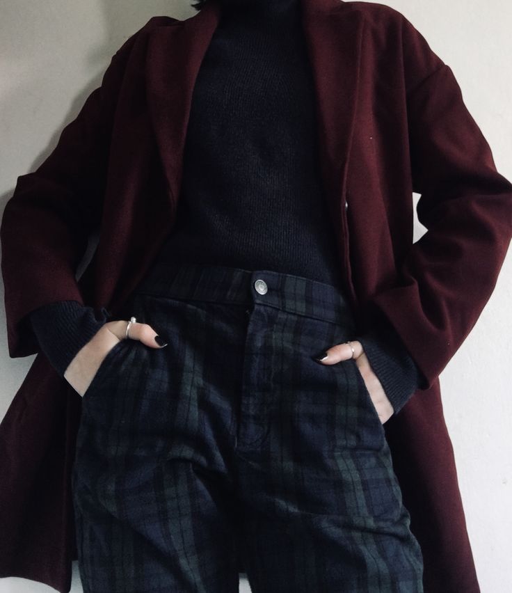 Grunge X Academia Outfits, Dark Coat Outfit, Grunge Dark Academia Outfits, Masc Dark Academia Outfits, Lecture Outfits, Glam Academia, Dark Academia Aesthetic Outfit, Look Working Girl, Dark Academia Outfits