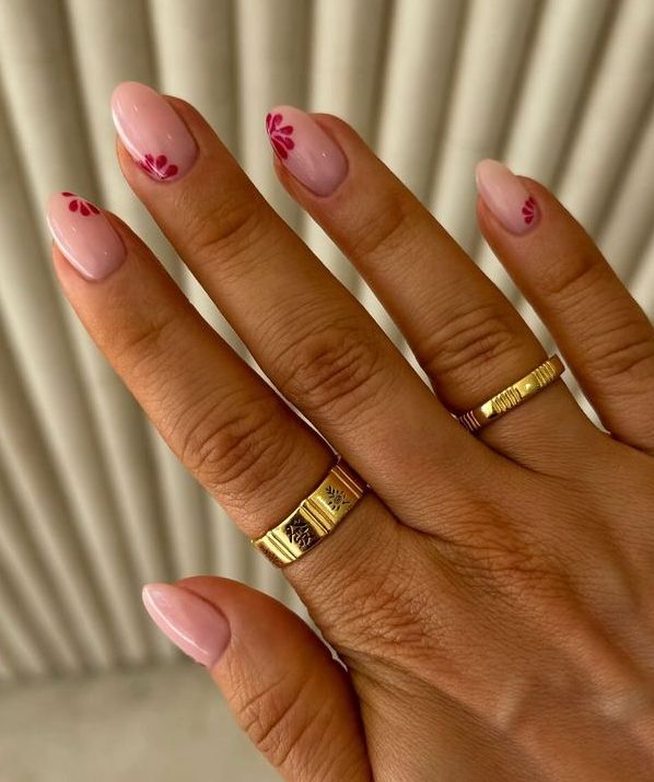 Fiji Pink Nails, Clear Almond Nails With Design, Simple Accent Nails, Simple Natural Nails Designs, Vacation Flower Nails, Nails Inspiration Vacation, Beginner Gel X Design, Hawaii Nails Short, Tropical Nails Simple