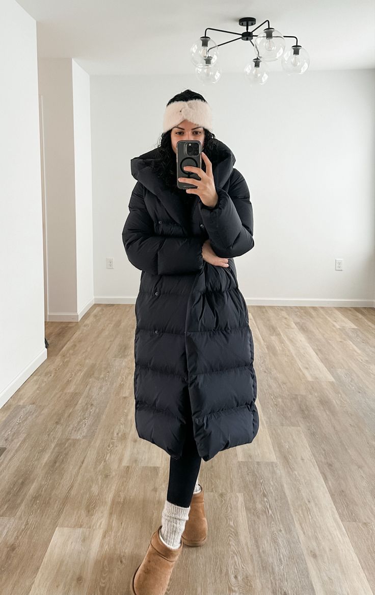 Oversized Black Puffer Jacket Outfit, Aritzia Long Puffer Jacket Outfit, Winter Puffer Coat Outfits, Long Down Jacket Outfit, Puffer Trench Coat Outfit, Super Puff Long Outfit, Emu Outfit, Outfit With Puffer Jacket, Long Black Puffer Coat Outfit