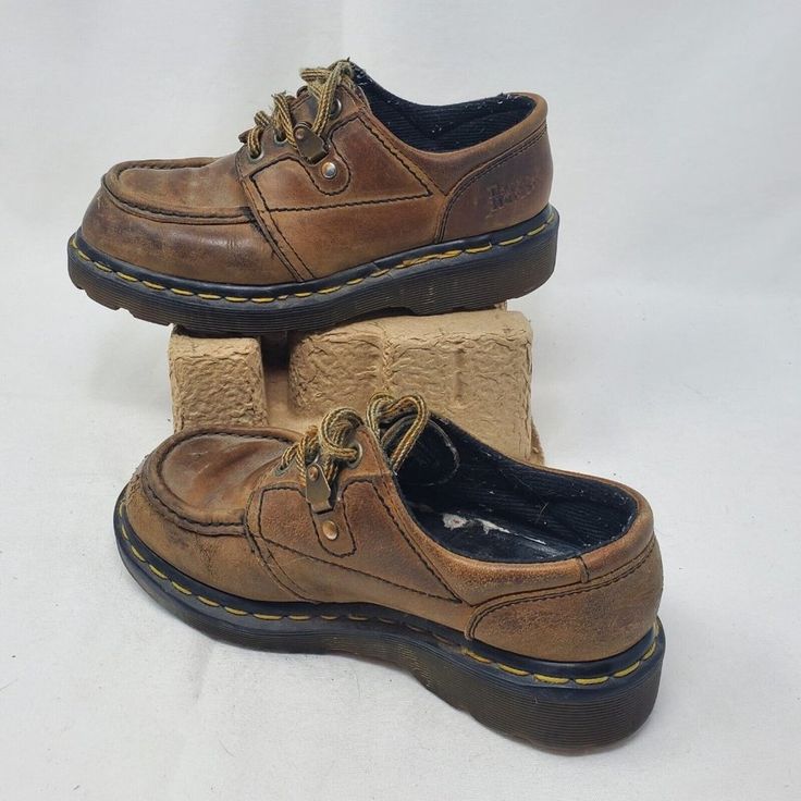 Dr Martens Vintage Womens 8446 Brown Leatber England Bex Chunky Boots Shoes Size Uk 2 These Shoes Are Pre Owned And In Good Condition. Please See Photos For Condition Size Us-5.5-6 Eu- Uk-2 Cm- Dr Martens Vintage, Shoes Dr Martens, Dr Martens Shoes, Martens Shoes, Chunky Boots, Boots Shoes, Mule Clogs, Mules Shoes, Dr. Martens