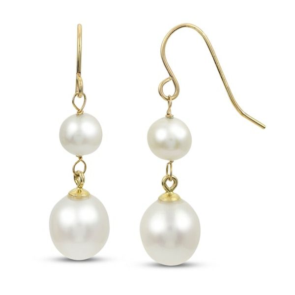 These gorgeous dangle earrings for her feature a tiered design set in classic 14K yellow gold. The earrings are accented by two gorgeous freshwater cultured pearls on each. The earrings secure with fish hook backs. Dangle Pearl Earrings, Pearl Dangle Earrings, Earrings Inspiration, Pearl Types, Pearl Earrings Dangle, Freshwater Cultured Pearls, Design Set, Accessories Jewelry Earrings, Pink Pearl