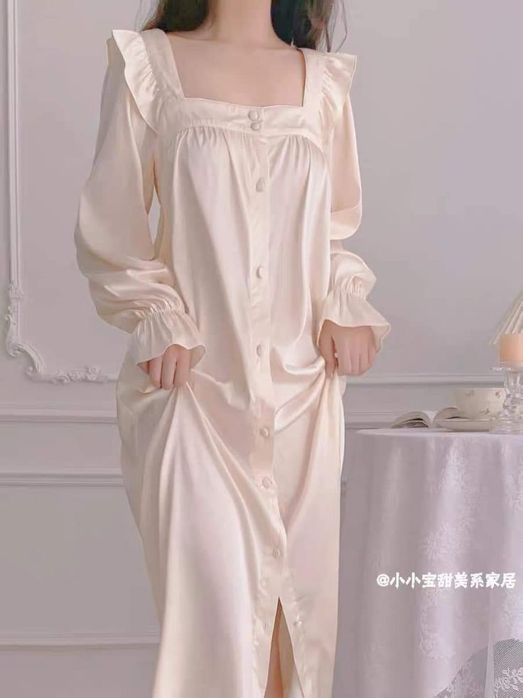 Royal Pajamas Aesthetic, Fantasy Sleep Wear, Night Robes For Women, Pyjamas Dress, Women Nightwear Dresses, White Nightgown, Pajama Fashion, Sleepwear Fashion, Modest Dresses Casual