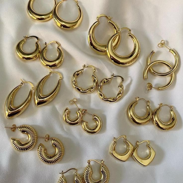 Trending Jewelry Gold, Trendy Gold Jewelry 2024, Acssesories Trend 2024, Earrings Trend 2024, Accesories Outfit Jewelry, Trending Jewelry 2024, Trendy Jewelry 2024, Jewelry Trends 2024, Classy Gold Jewelry