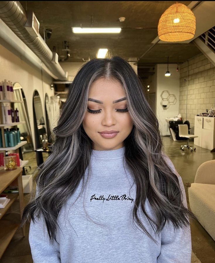 Ash Brown Hair Balayage, Ash Blonde Hair Balayage, Rambut Brunette, Black Hair Balayage, Ash Hair Color, Ash Brown Hair, Brown Hair Inspo, Brunette Hair With Highlights, Balayage Hair Dark