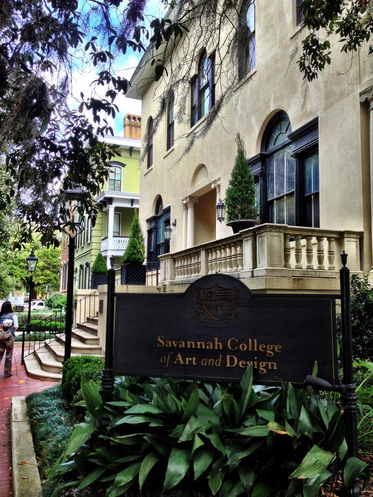 the savannahn college of art and design sign is in front of a building with steps leading up to it