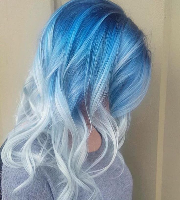 Ice blue and white Blue Hair Dark, Unnatural Hair Color, Light Blue Hair, Aqua Hair, Hair Light, Different Hair Colors, Hair Color Blue, Ombre Hair Color, Pastel Hair