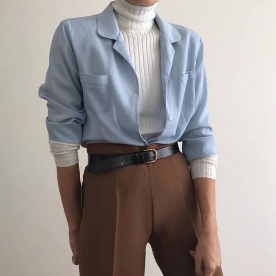 Brown With Blue Outfit, Blue Outfits Casual, Blue Shirt Outfits Women, Blue Brown Outfit, High Waisted Outfit, Blue And Brown Outfit, Blue Clothes Aesthetic, Blue Clothes, Outfit Essentials