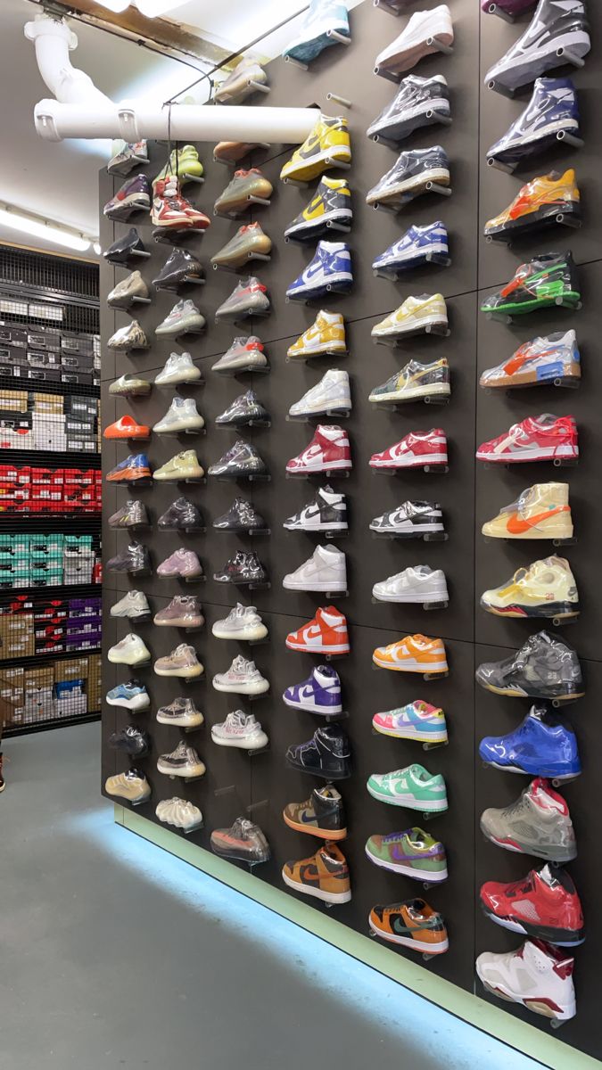 Nike Display, Shoes Store, Jordan Store, Sneaker Shop, Sneaker Displays, Sneakerhead Room, Sneakers Wallpaper, Shoe Store Design, Shoe Room