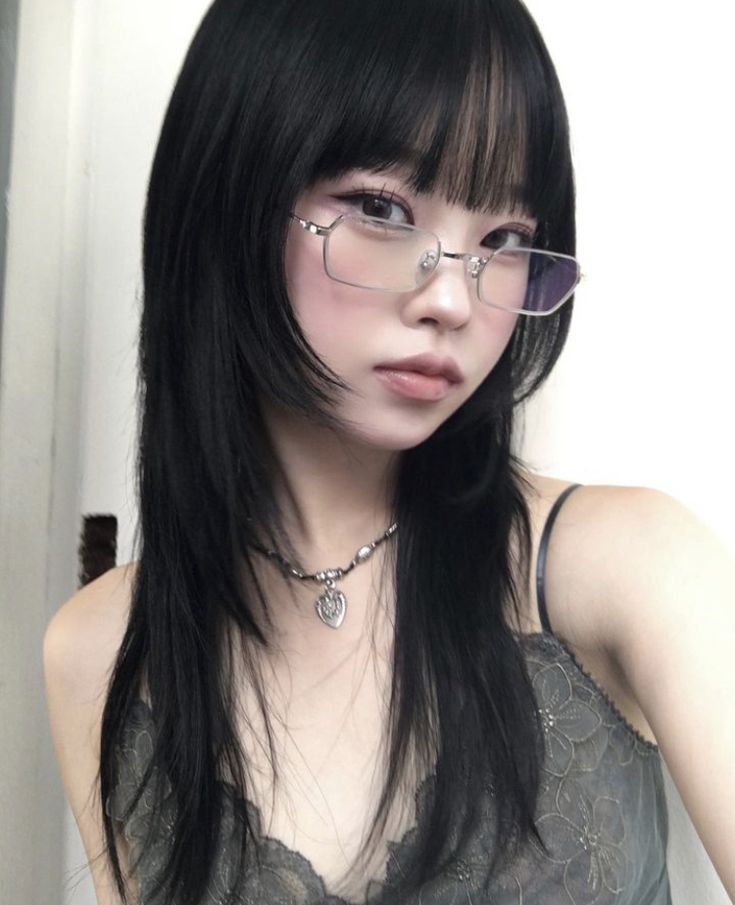 Hime Haircut, Hime Cut, Hair Inspiration Long, Straight Hair Cuts, How To Cut Bangs, Hairstyles For Layered Hair, Hair Trend, Haircuts Straight Hair, Cut My Hair