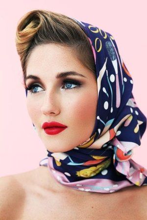 Scarf Inspiration, 50s Hairstyles, Goodwood Revival, Hair Scarf Styles, Head Scarf Styles, Wear A Scarf, Pin Up Hair, Head Scarves, Scarf Style