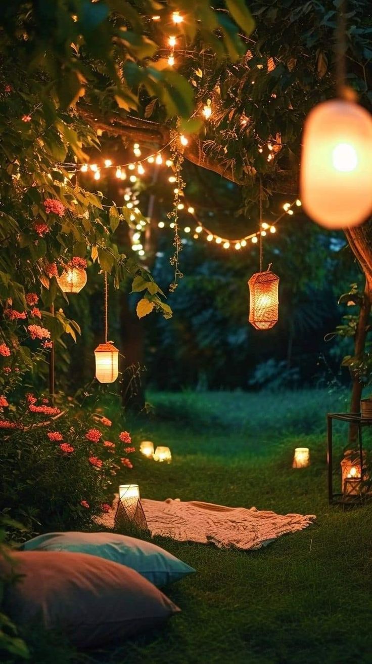 Bonfire Proposal, Big Lantern, Luxury Cafe, Night Picnic, Romantic Backyard, Outdoors Ideas, Fall Garden Wedding, Fiction Story, Circle Mehndi