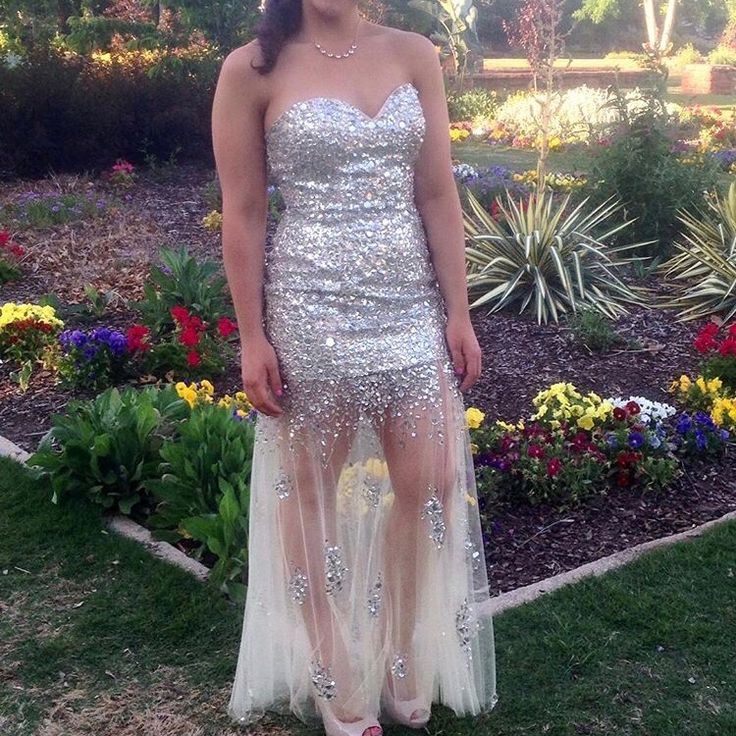 Size 8 Gold Dress. I Loved This Dress!!! I Had So Much Fun Wearing For Prom. It Felt So Flattering To Me! Mesh Fabric Dress, Gold Cream, Gold Sparkle, Cream And Gold, Gold Dress, Dress Fabric, Mesh Fabric, Colorful Dresses, Prom Dresses