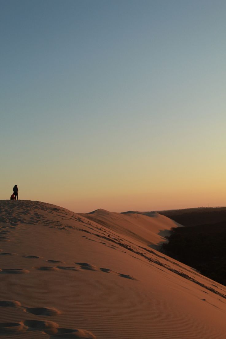 Picture of dune of sand during sunrise Caladan Dune Aesthetic, Dune Aesthetic Outfit, Dune Core, Dune Aesthetic, Writing Nook, Sand Dunes Photoshoot, Egypt Aesthetic, Desert Places, Desert Aesthetic