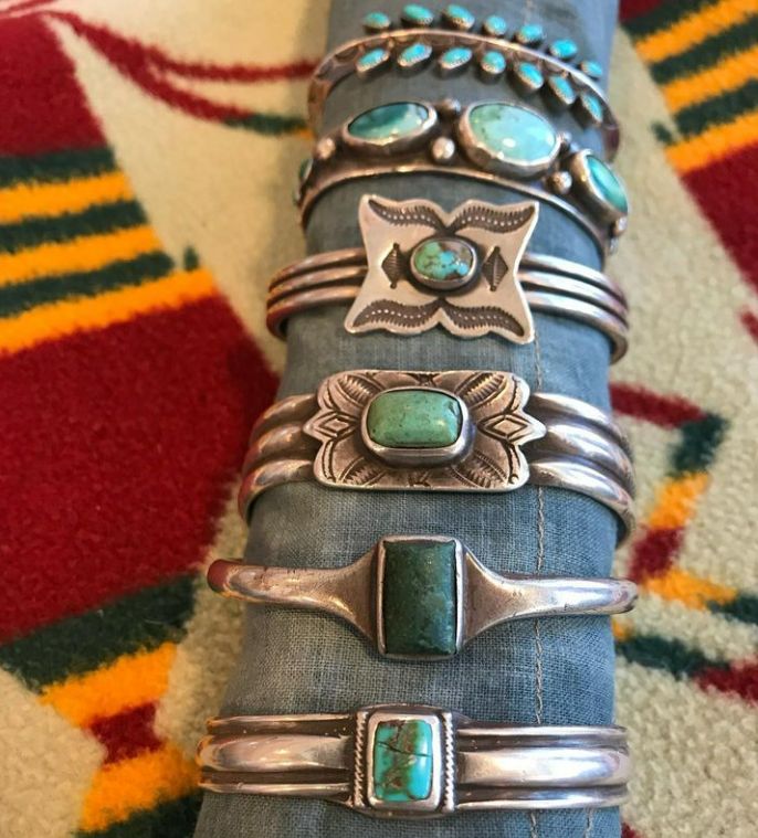 Indian Style Bracelets, Western Turquoise Jewelry, Vintage Turquoise Jewelry, Authentic Turquoise Jewelry, Silversmithing Jewelry, Turquoise Bracelets, Silver Turquoise Jewelry, Turquoise Jewelry Native American, American Indian Jewelry