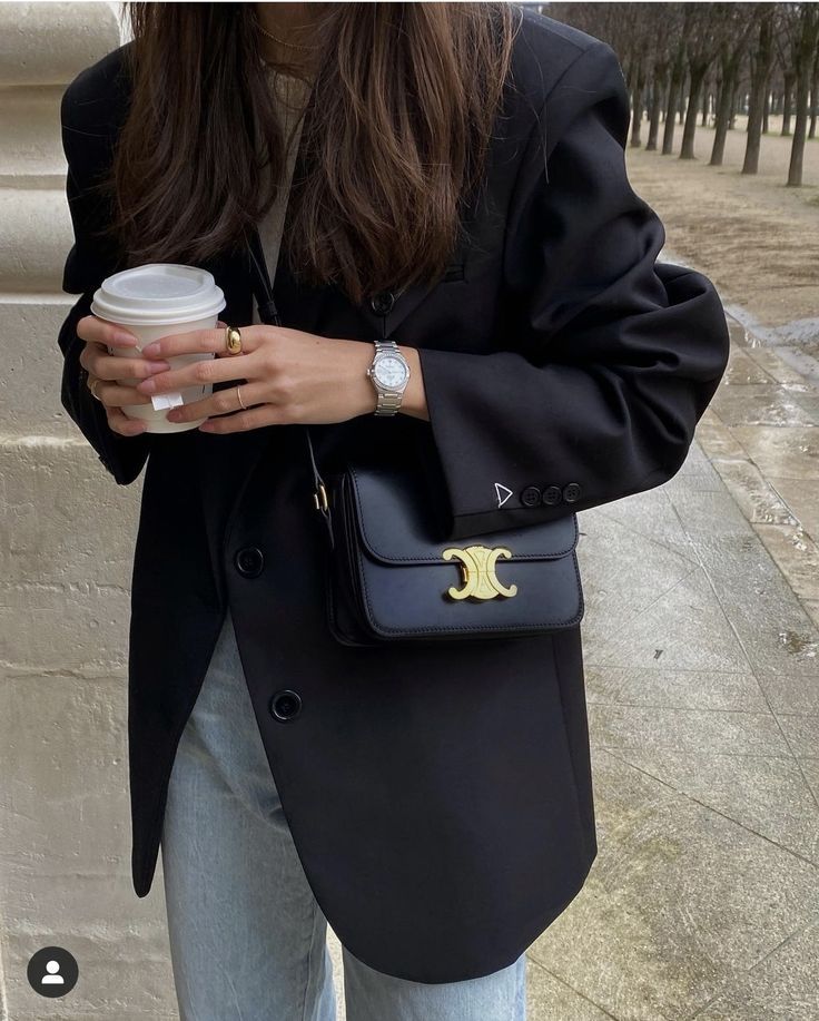 Celine Bag Outfit, Celine Triomphe Bag, Triomphe Bag, Celine Triomphe, Minimal Street Style, Celine Bags, Celine Bag, Looks Chic, 가을 패션